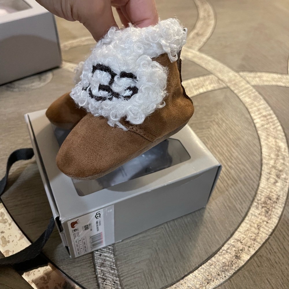 Infant ugg boot - Picture 2 of 5